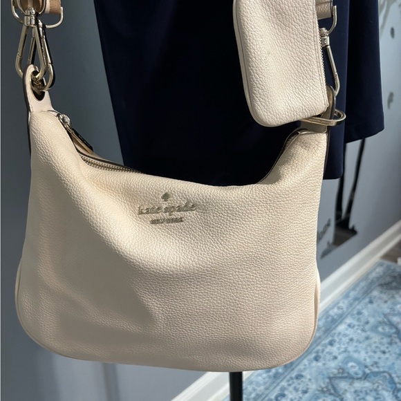 Kate Spade New York Cream Pebbled Leather Shoulder Bag with Matching Coin Pouch - Picture 1 of 9